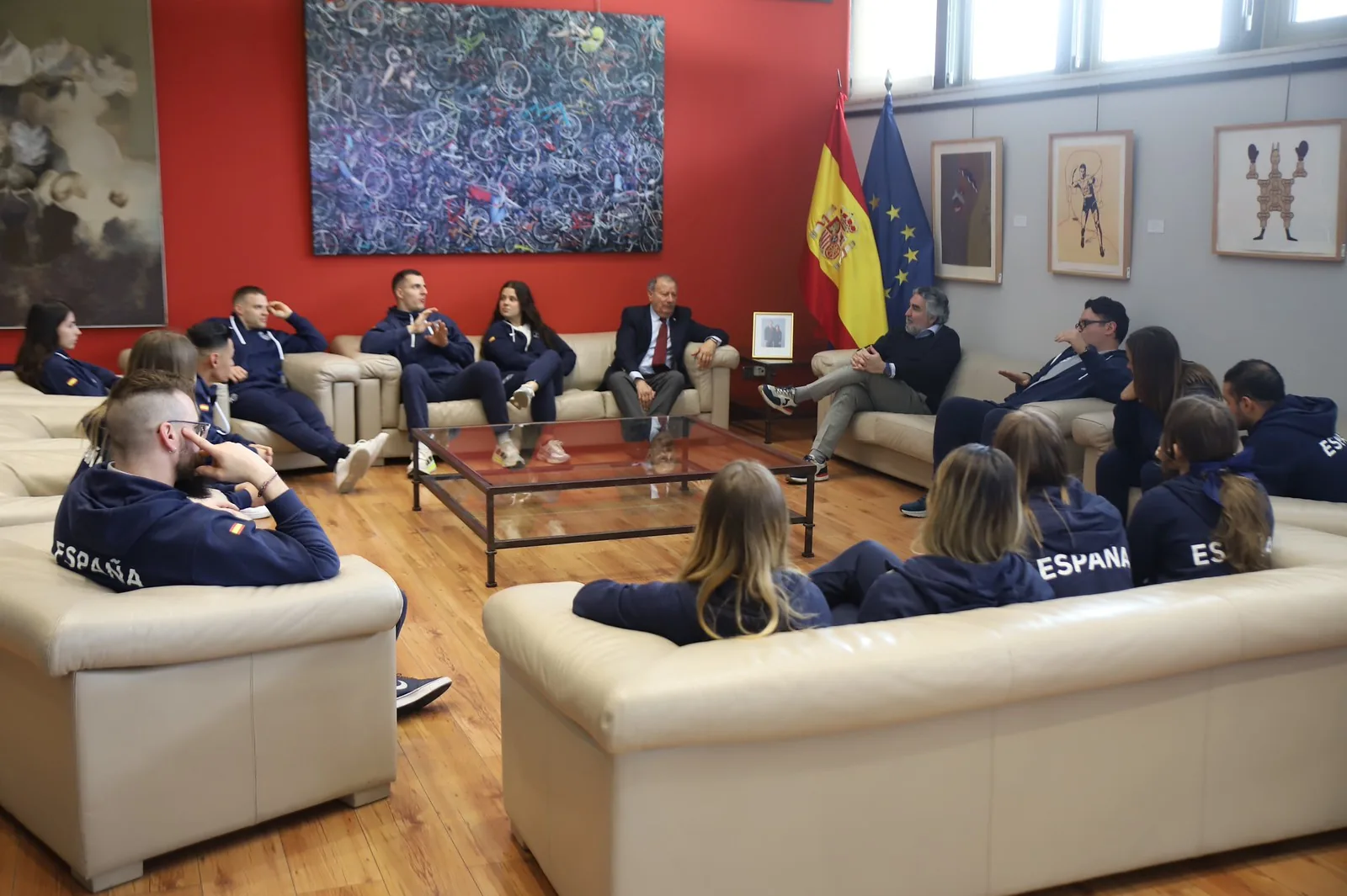 Víctor Galván participa en una reunión de la selección española de halterofilia en el CSD